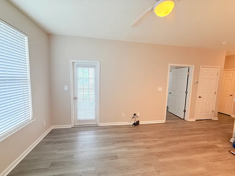 1306 River Oaks Dr #3F — Photo 13