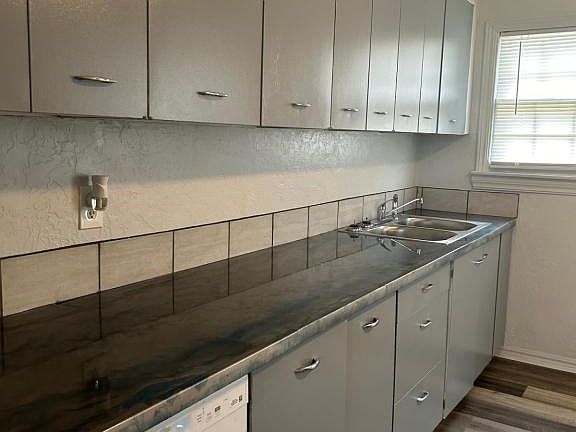 5th image of 2104 NW Denver Ave