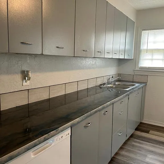 2104 NW Denver Ave — Photo 5