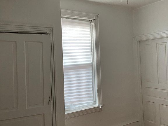 4th image of 5115 Aspen St