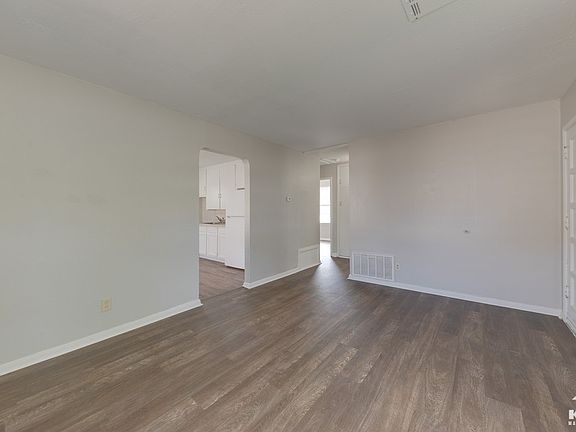 3rd image of 1848 N Green St