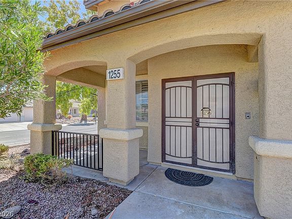 3rd image of 1255 Summer Dawn Ave