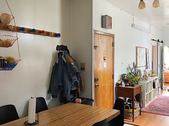 3rd image of 393 Manhattan Ave APT 2R