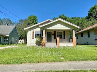 1079 S Broadway Ave, Springfield, MO 65807