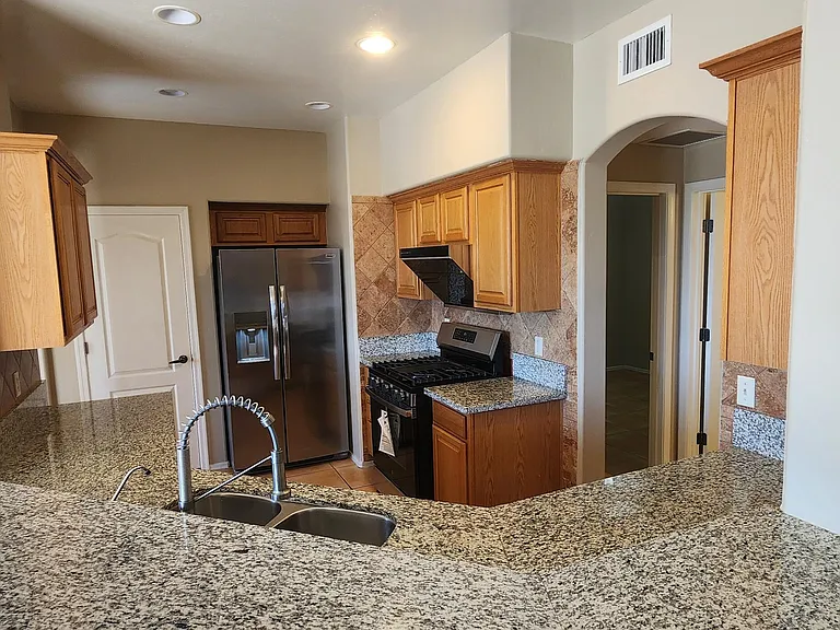 5453 N Little River Ln — Photo 3