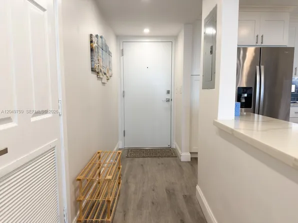 2301 S Ocean Dr, Hollywood, FL