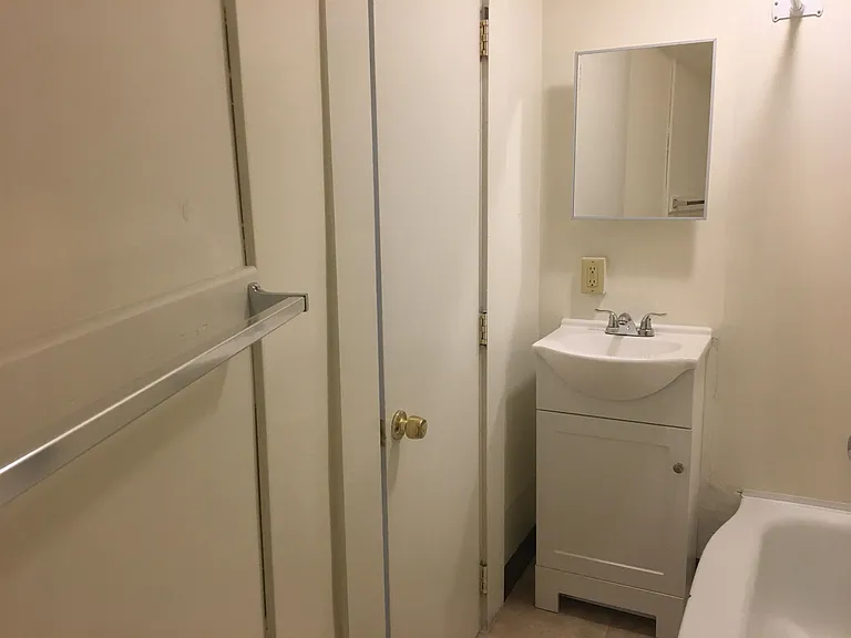 82 3rd St #2E — Photo 39