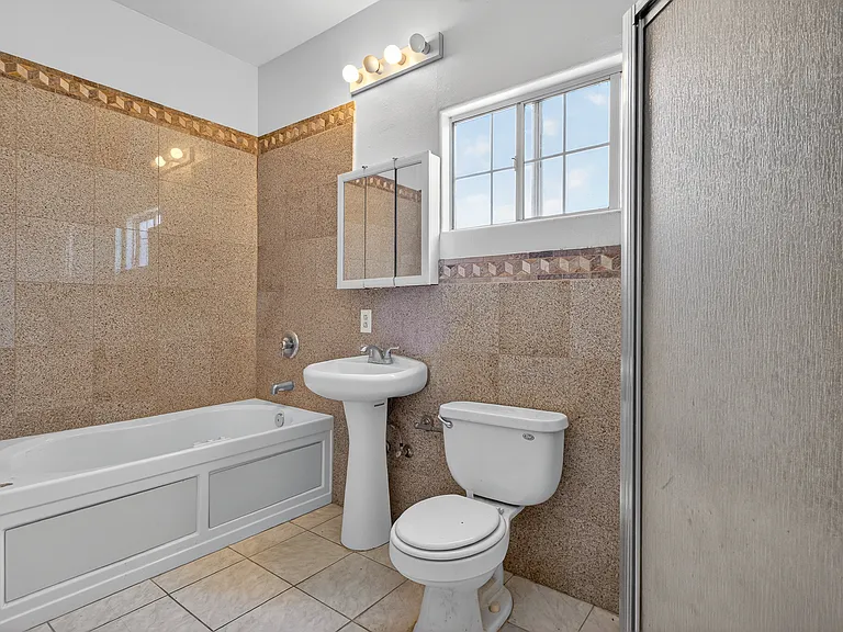 122 E Linda Vista Ave — Photo 13