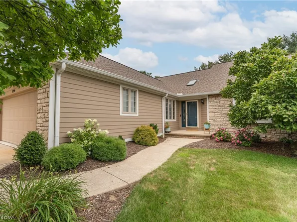 5190 Sea Pines Cir NW, Canton, OH 44718