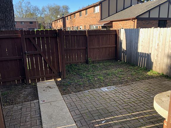 2nd image of 18W264 Buckingham Ln