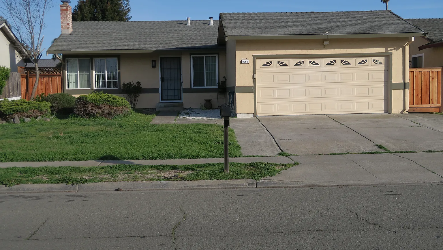 6068 Robertson Ave photo 1