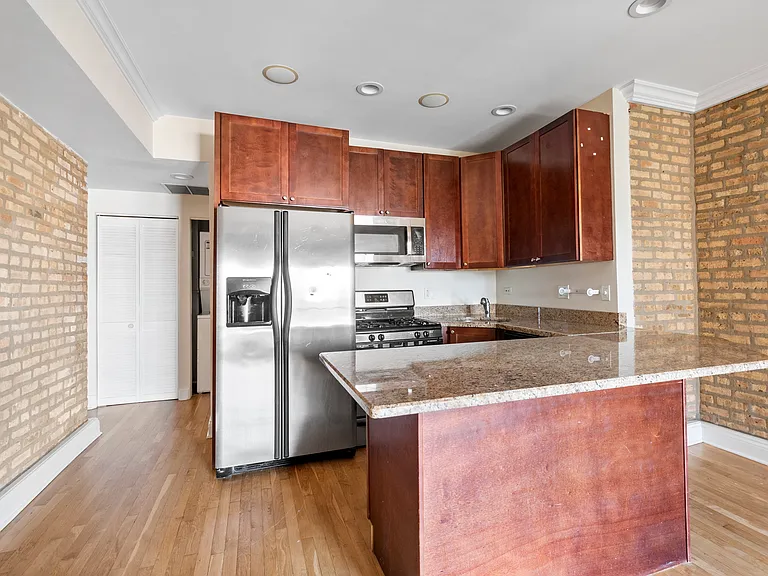 2820 W Arthur Ave #3 — Photo 11