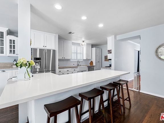 4th image of 7901 Denrock Ave