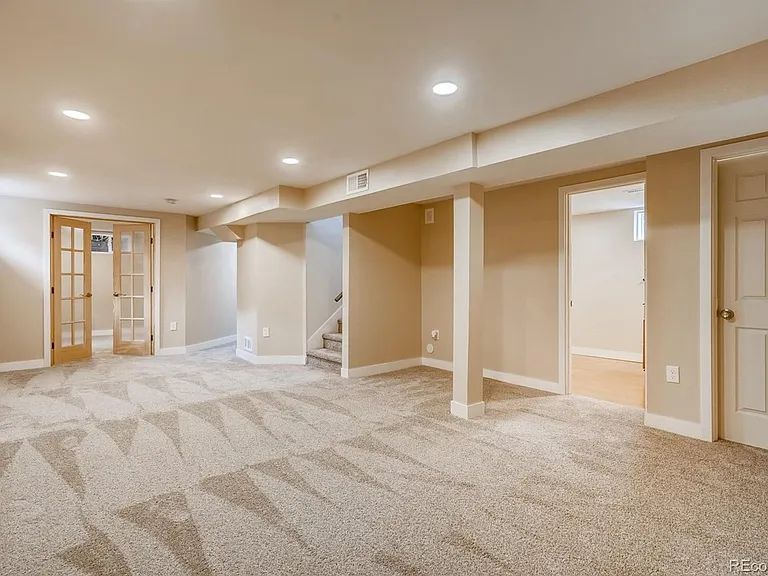8521 Crescent Dr — Photo 20