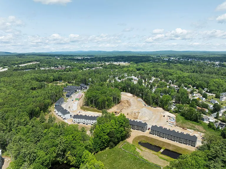 Bayberry Commons- 3 Bedroom 2.5 Bath Townhomes with 2 Car Garage — Photo 140