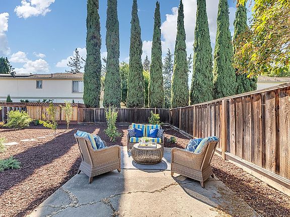 3rd image of 1033 Thornton Way