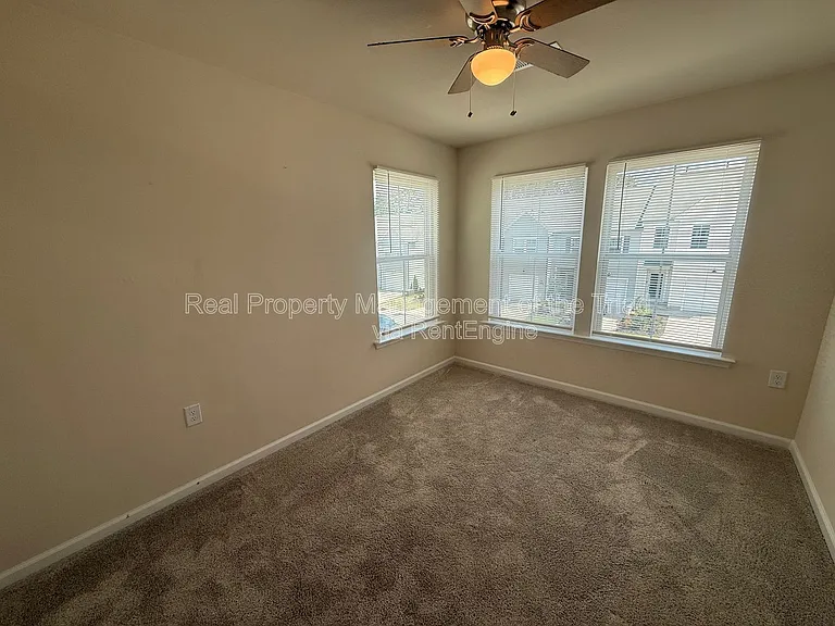 886 Falls Grove Trl — Photo 14