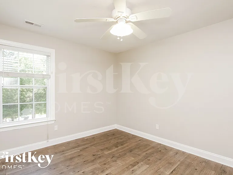 6205 Robert St — Photo 11