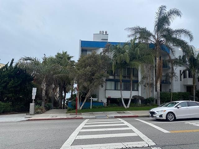 Excellent beach front location on the Esplanade
