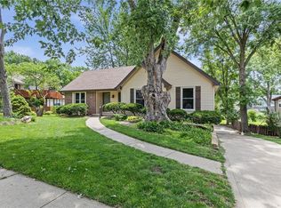 1605 High Dr, Liberty, MO 64068