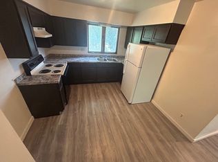 228 1/2 Hammond Ave #3, Waterloo, IA 50702