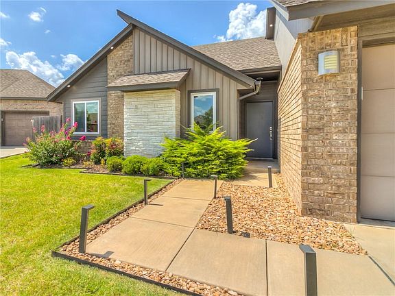 4th image of 17505 Black Hawk Dr
