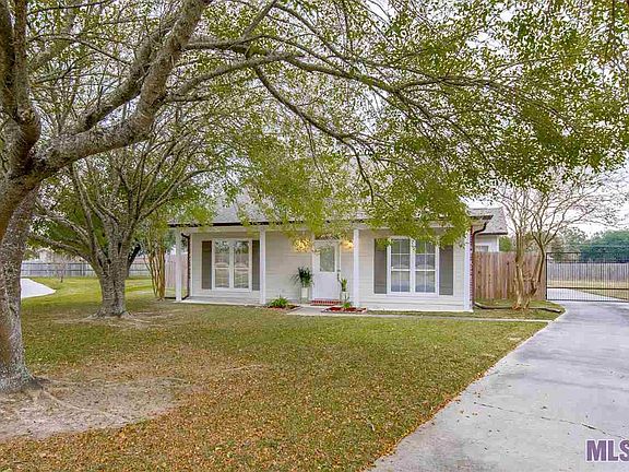 3rd image of 39412 Woodlake Dr