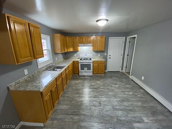 2nd image of 165 Central Pl Floor 2