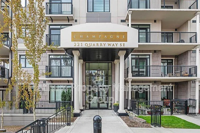 221 Quarry Way SE #201