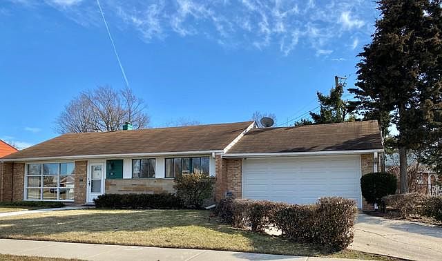 1st image of 863 Oakwood Ct