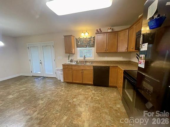 5th image of 176 Carolina Paradise Rd