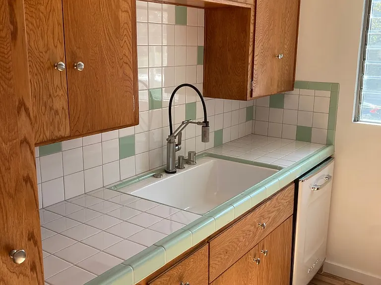 1234 N Laurel Ave — Photo 18