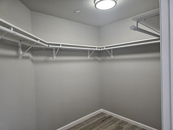 5th image of 2405 Cushing Ave