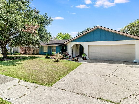 2nd image of 601 Huval Dr