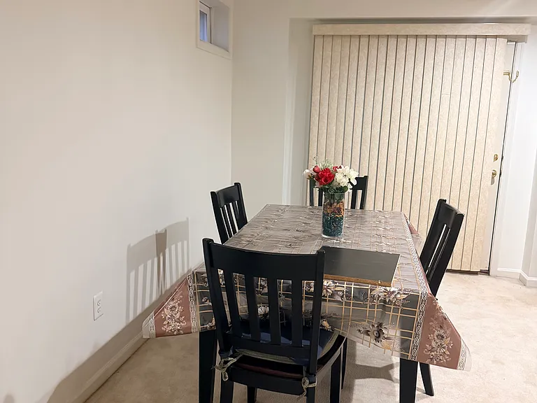 Medallion Dr — Photo 9