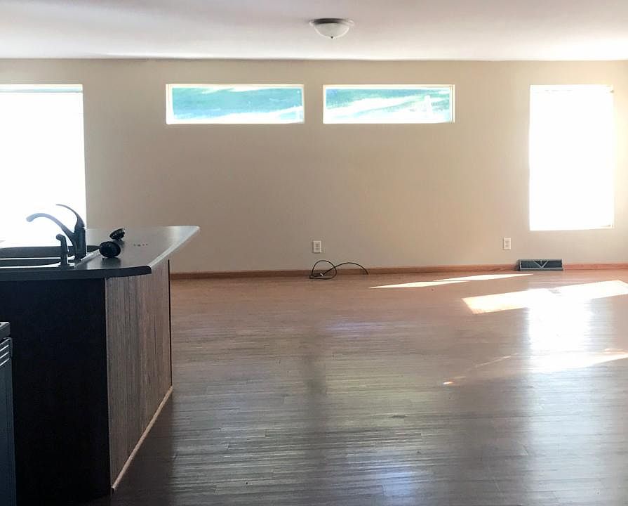 1st image of 4056 Vintage Ln