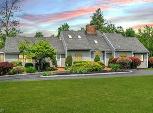 8 Green Hills Dr, Flemington, NJ 08822