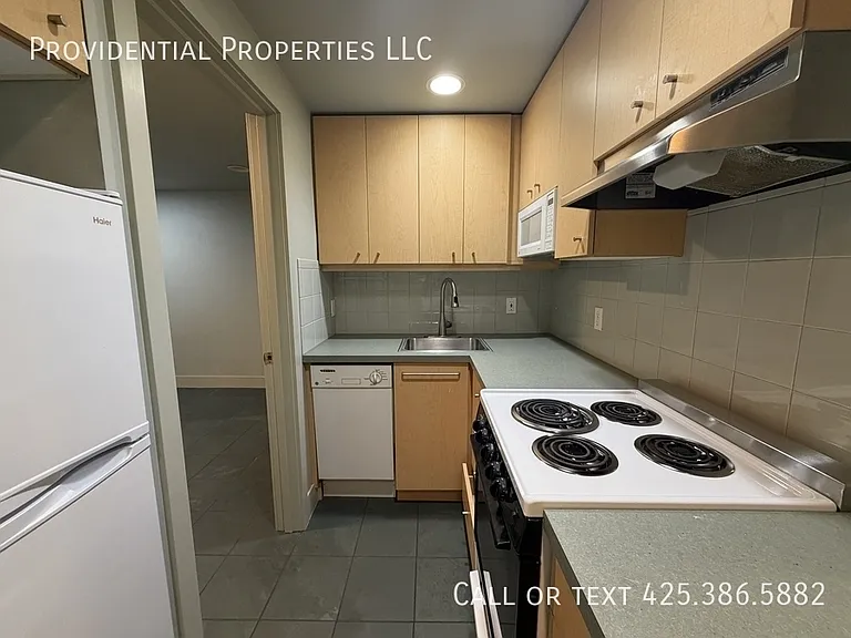 2113 N 37th St #1 — Photo 12