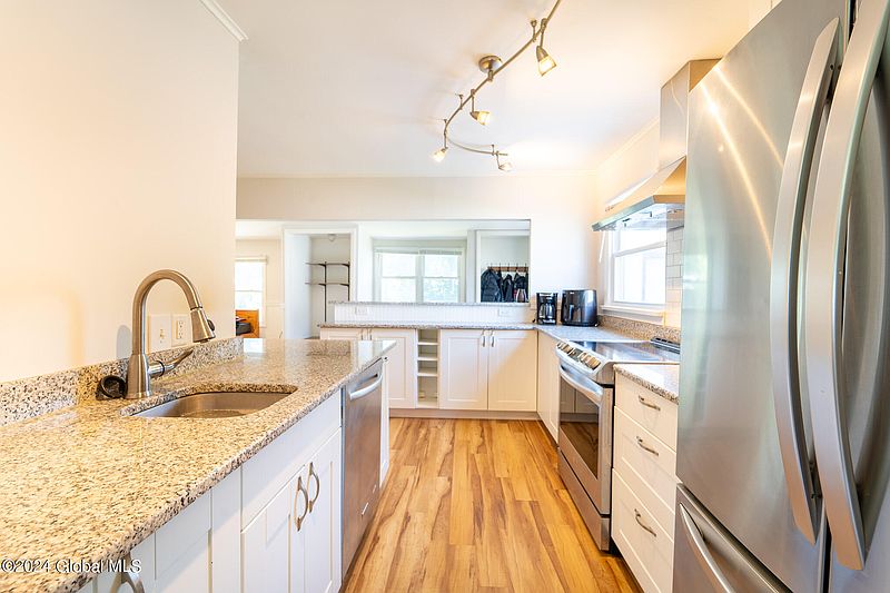 3rd image of 6 Mayhall Street