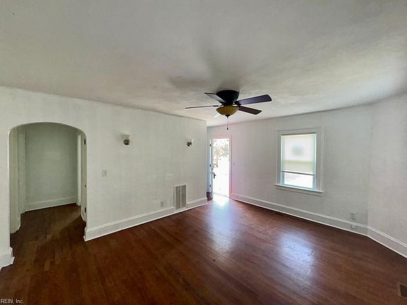 4th image of 5940 Chesapeake Blvd