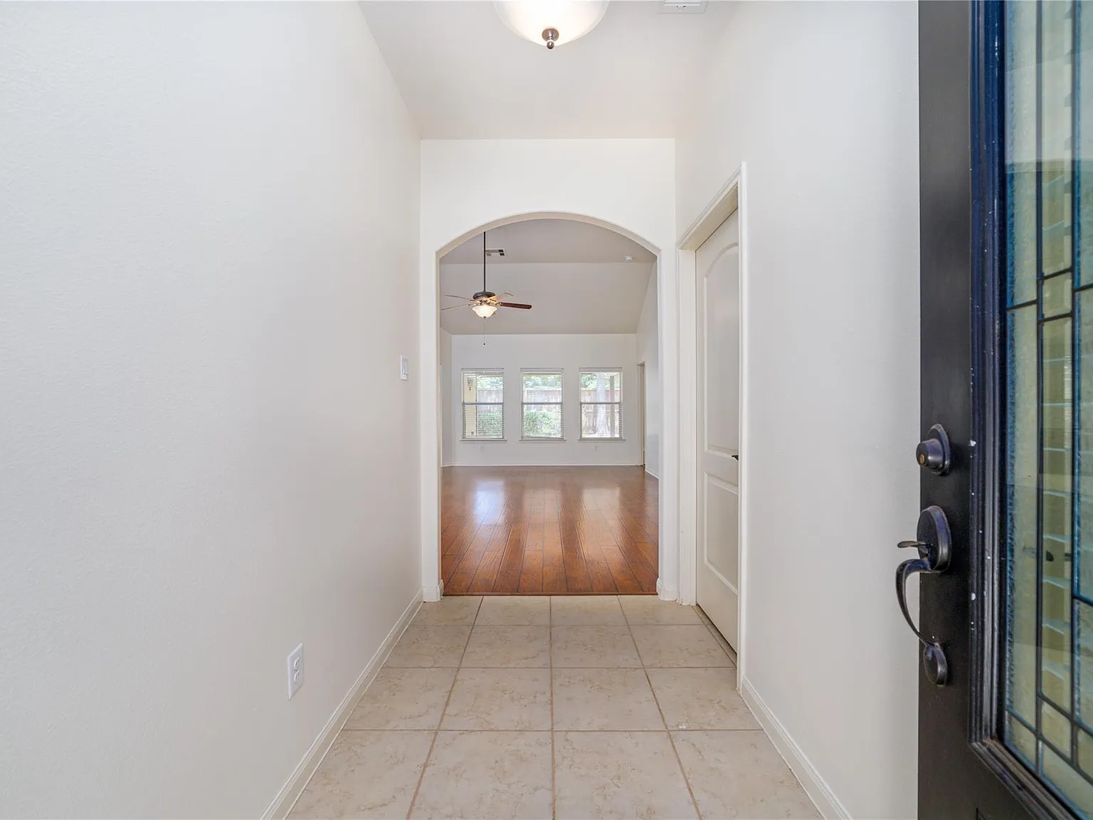 3 bed, 2.0 bath, 1847 sqft, $2,150 — Photo 3