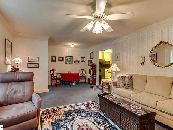 4th image of 109 Bedford Dr