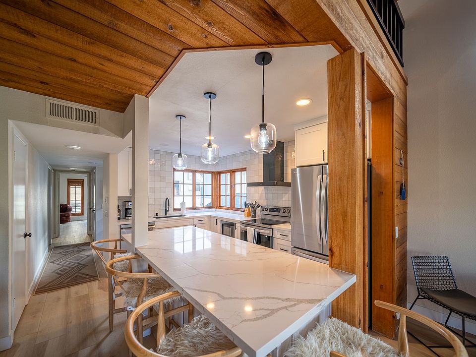 Newly remodeled Kitchen with island