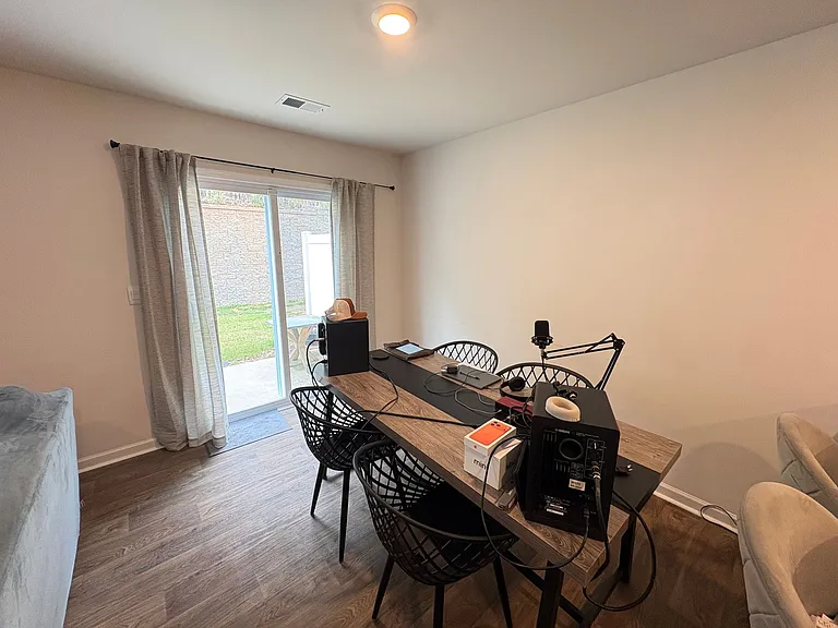 109 Oakmont Valley Trl — Photo 7