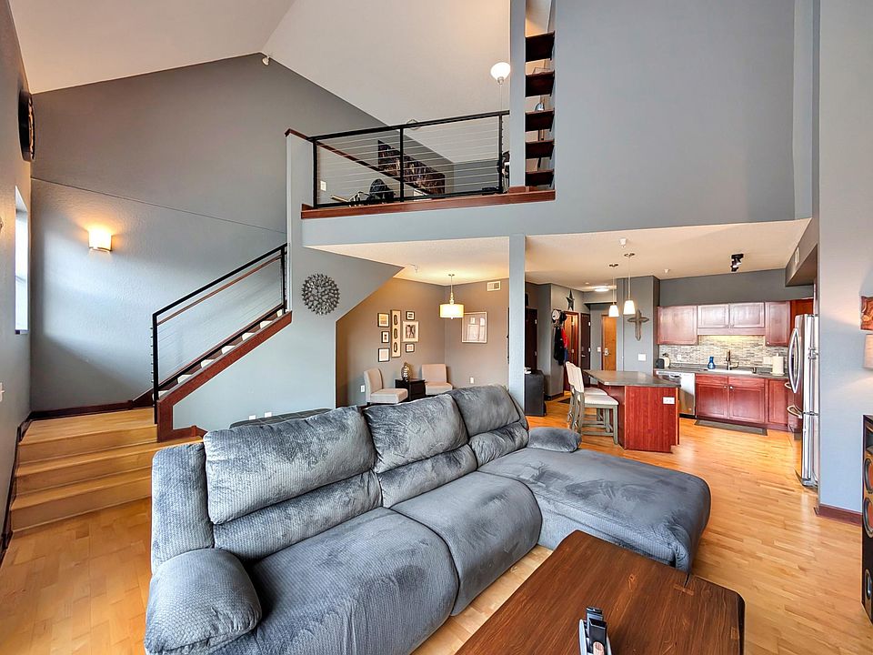 1st image of 308 E 18th St APT 305