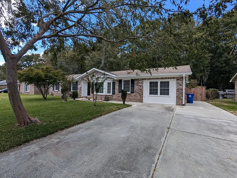 4356 Cheviot Dr — Photo 2