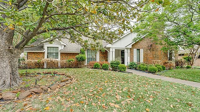 1st image of 502 Pebblecreek Dr