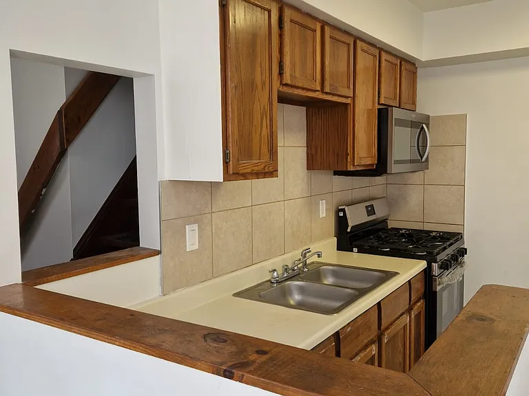 868 Vista St #1 — Photo 2