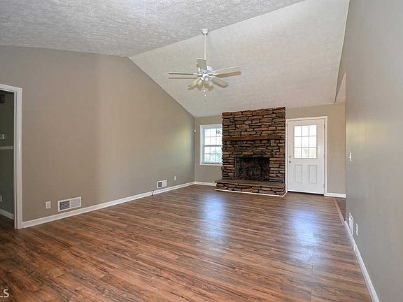 3rd image of 55 Woodland Rd