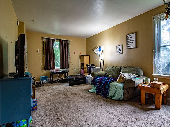 3rd image of 317 20th Ave E #317